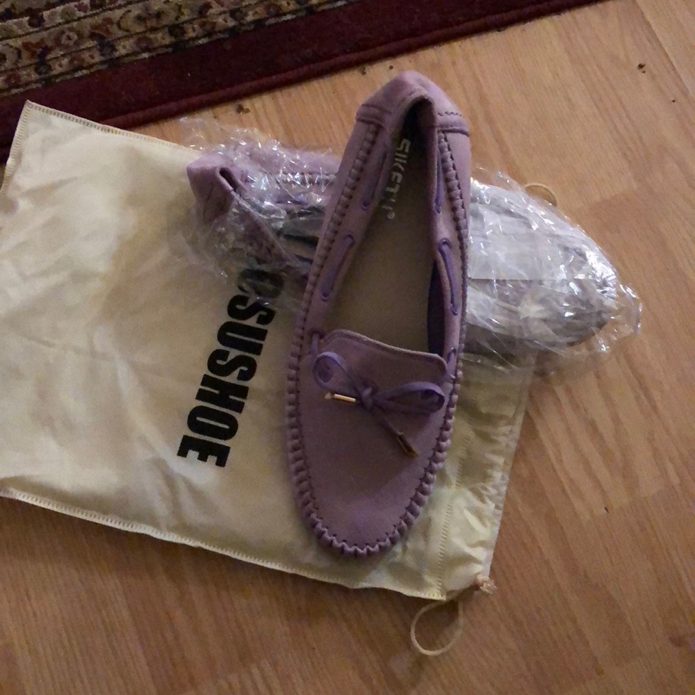 Siketu soft Moccasins in lavender never worn size8
